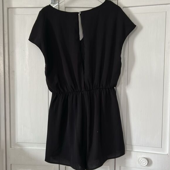 She + Sky Black Drop Shoulder Tie Front Woven Romper - Size L - Picture 7 of 9